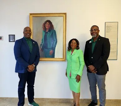 UNC Charlotte honors Joyce Waddell ’73 with portrait unveiling