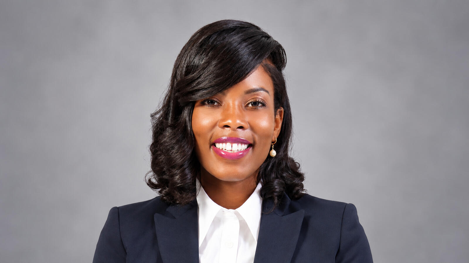Alumna creates $25,000 endowed scholarship for single mothers