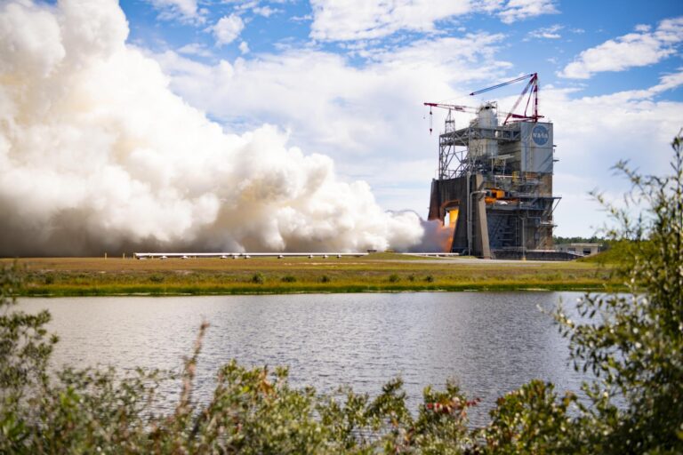 NASA conducts tests on RS 25 engines at Stennis Space Center
